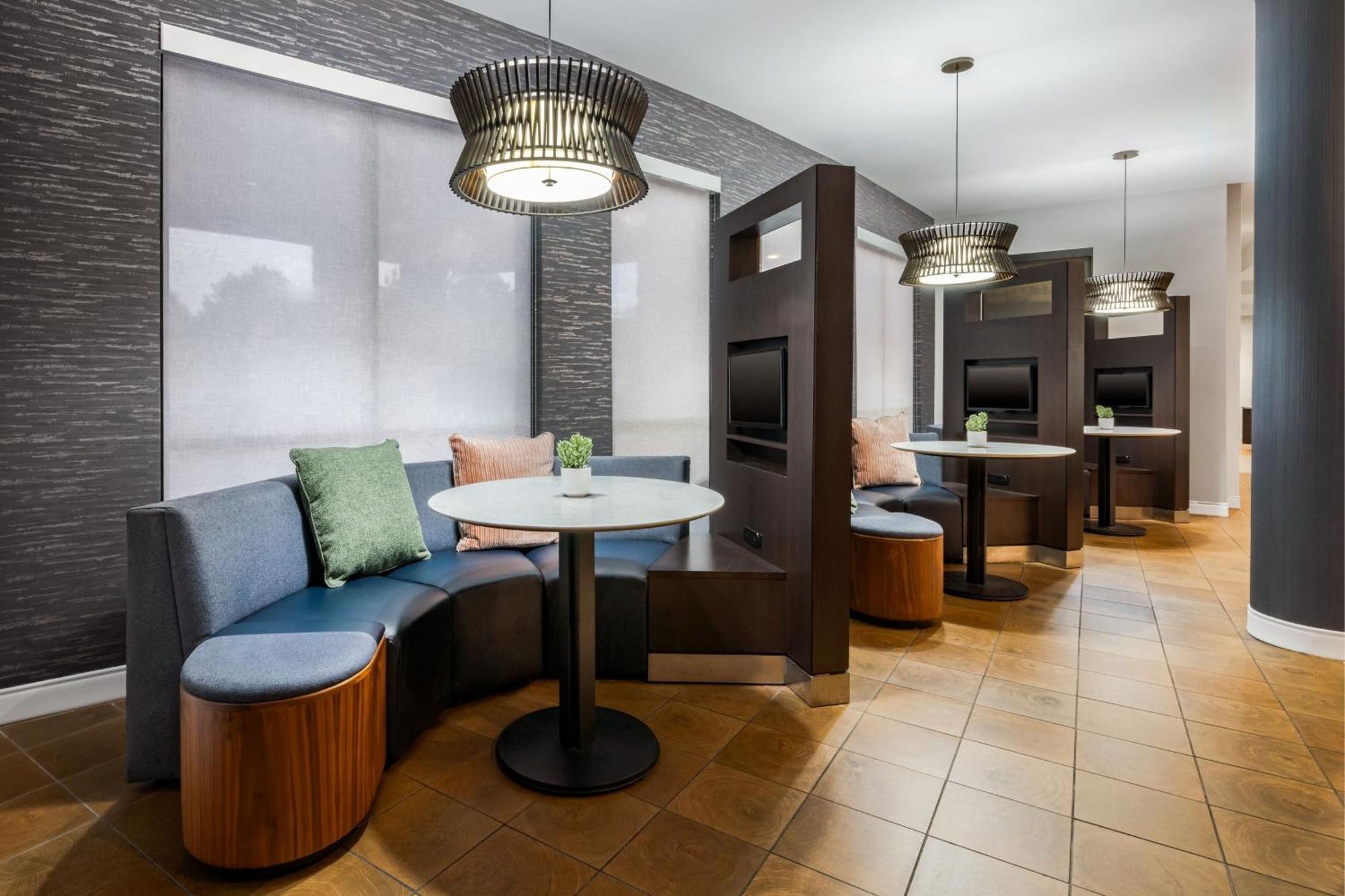 Courtyard By Marriott Auburn Hotel Exterior foto